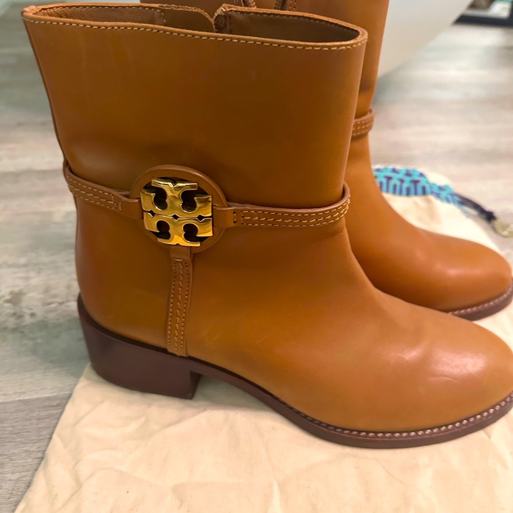 Tory Burch
Women's Miller Leather Booties